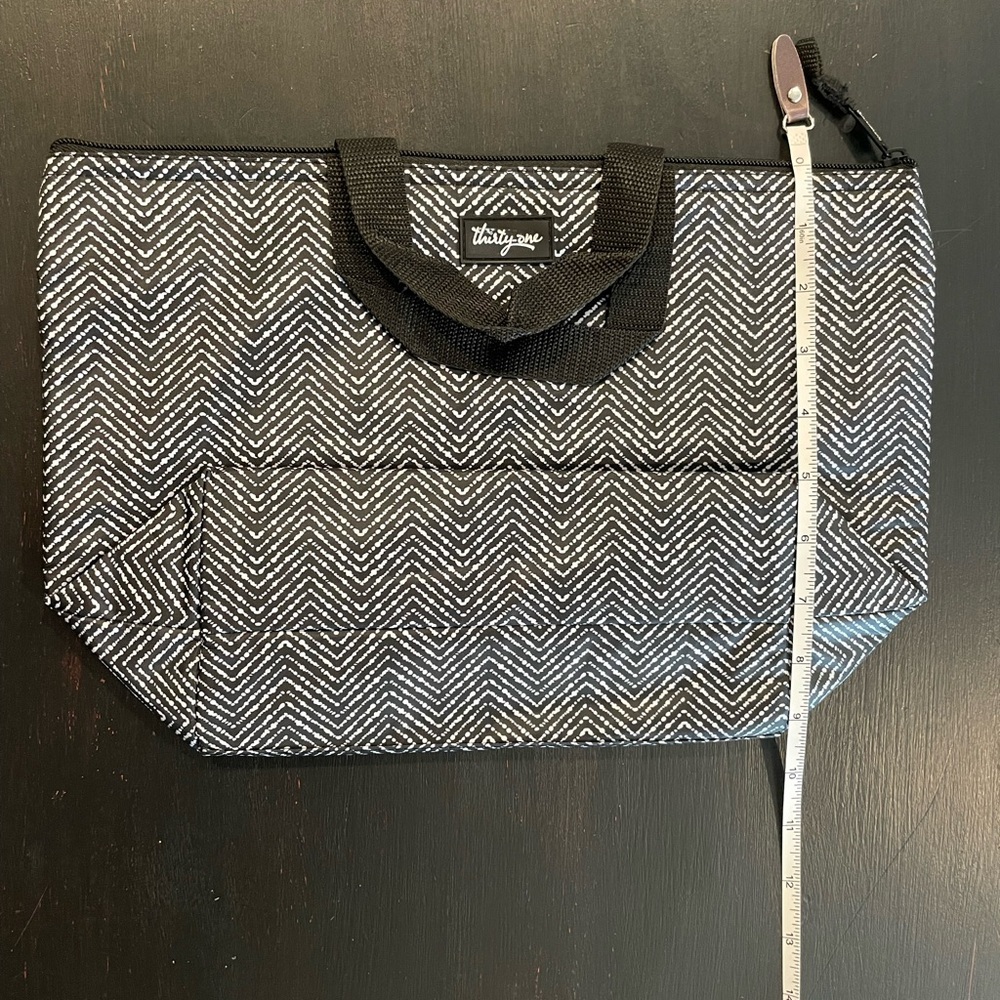 NEW Black and White Herringbone Pattern Cooler Tote - Picture 9 of 9